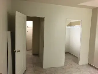 Cuarto de alquiler en Downey.