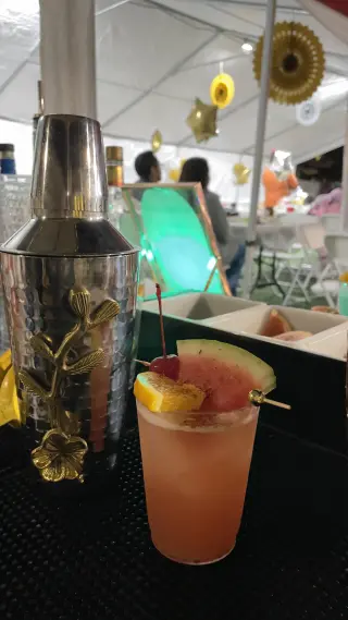Bartenders y Meseros