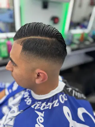 SE OCUPA BARBERO/A