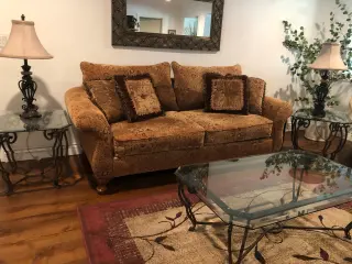 Hermoso juego de sala de 4 piezas a juego - $400