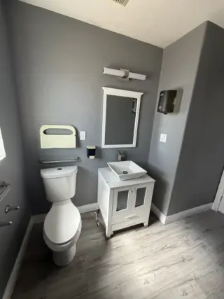 Oficina Independiente con Baño Privado