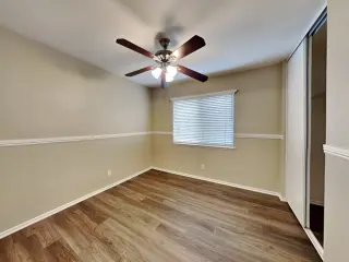 3 dormitorios, 2 baños, listo para habitar.