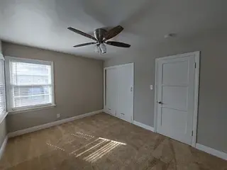 very cozy and beautiful 1 Bedroom 1 Bathroom available for immediate move in
