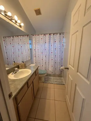 Habitacion para alquiler cerca de los parques de Disney