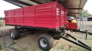 121 Tractor agrícola Massey Ferguson 390 usado en buen estado