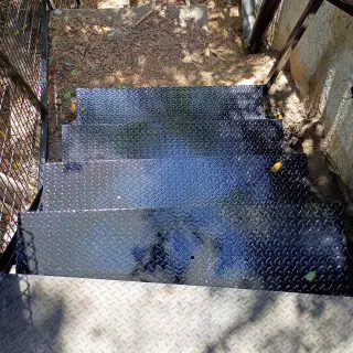 Se hacen bardas de metal portones puertas reparaciones pasamanos