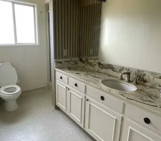 Spacious 3BR/2BA Family Home in Los Angeles - Parking + W/D + Yard