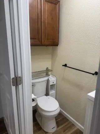 Room for rent private entrance with private bathroom