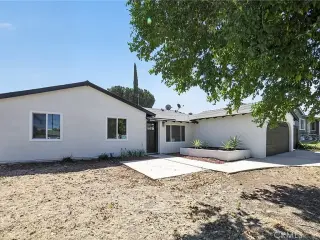 NEW SINGLE HOUSE FOR RENT !!