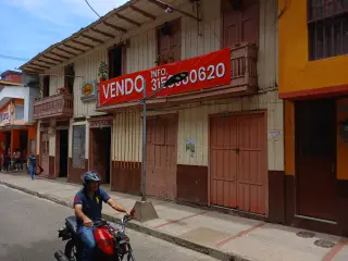 VENDEMOS EXCELENTE 1.150 METROS CUADRADOS EN ZONA URBANA COMERCIAL