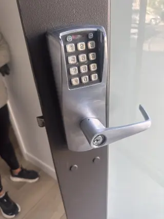 🔑 Cerrajero en Orange County – Casas, Negocios y Autos