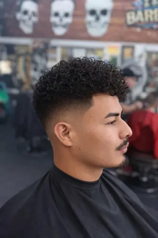 Barbero peluquero  disponible