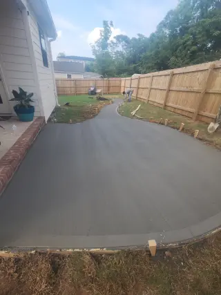 LT Concrete LLC