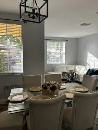 Townhouse 3 Bedroom 2 1/2 Bathroom