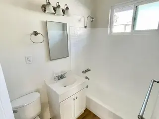 Estudio en Renta – $1,100 | $1,200 de Depósito La Habra CA