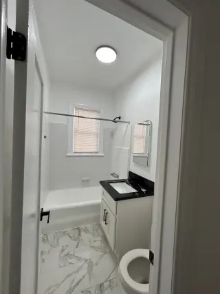 Modern Renovated Studio w/ SS Appliances – Prime Hollywood, Walk Score 94
