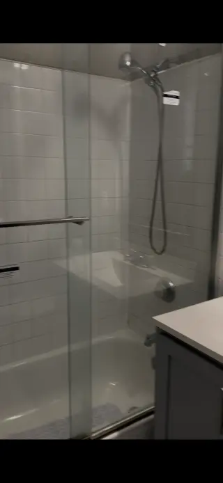 Cuarto y baño privado de renta