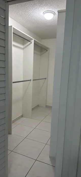 Renta habitación con bańo