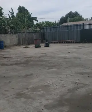 Yard for rent/espacio de renta