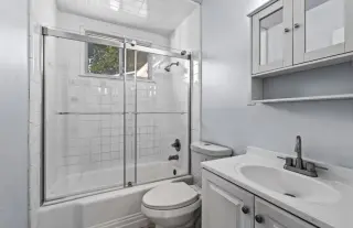 15944 Valerio St, Van Nuys, CA 91406