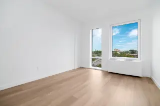 APARTAMENTO DE LUJO EN FRESH MEADOWS CON BALCÓN + ROOFTOP + GYM
