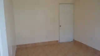 ROOM FOR RENT/CUARTO DE RENTA