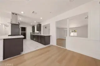 Casa luminosa de 3 dormitorios y 2 baños en North Hollywood