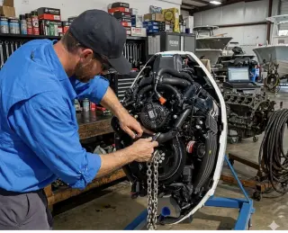 Mecánico de autos y embarcaciones