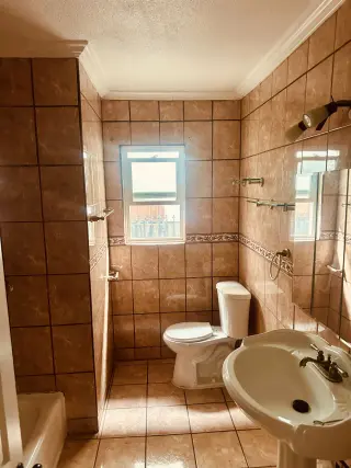 Casa de renta-tres recámaras-2 baños-Grande