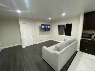 Charming One-Bedroom Suite home with Modern Updates, Ready