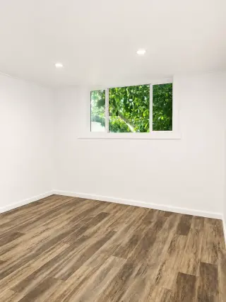 CASA TRASERA 2 RECÁMARAS / 1 BAÑO – 1,100 FT² – PATIO CUBIERTO – $2,850