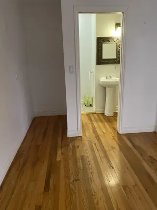 Cuarto con baño propio y salida independiente