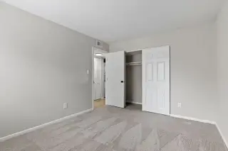 1 BEDROOM AND 2 BATHROM AVAILABLE