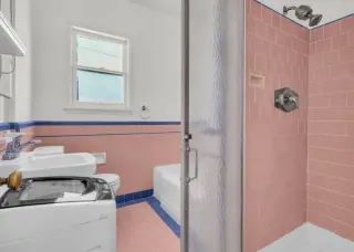 2 Bedroom Apt in Riverside