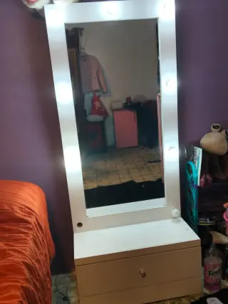 Espejo con focos