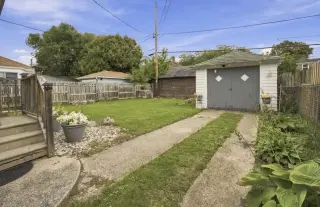 4044 N 40th STREET, Milwaukee, WI 53216