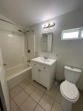 🏡 Apartamento de 1 Recámara / 1 Baño en Renta – Canoga Park 🏡