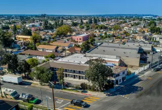 Estudio Amueblado en Jefferson Blvd $945 - Sur de Los Angeles