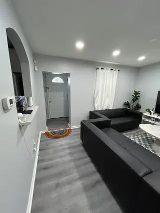 Hermosa propiedad de 3 habitaciones y 3 baños disponible para alquilar.