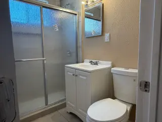 Apartamento de 3 Habitaciones en Renta – $2,750