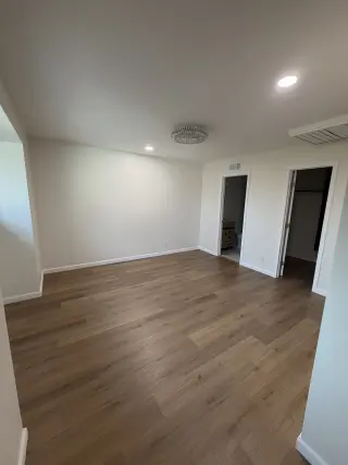 Townhouse 2 bed/ 2.5 bath