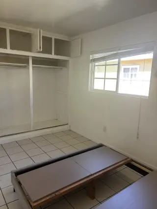 Cuarto espacioso en East LA