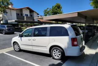 Chrysler Town & Country 2010 –Excelente van familiar- Llantas/Frenos Nuevos