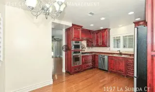 Casa en alquiler de 2 dormitorios y 1 baño en Riverside.