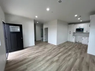 ADU/ Casita nueva de renta 2 Recámaras y una oficina