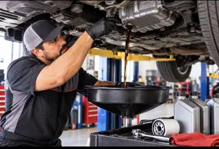 Mecánico de autos y embarcaciones