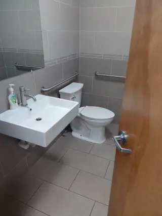 Local para Oficina Medica/ o Servicio a la Comunidad