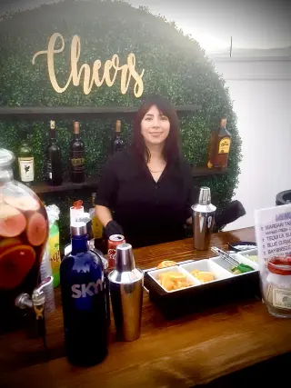 Bartenders y Meseros