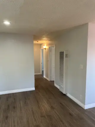 APT DE 3 RECAMARAS EN EL SUR DE LOS ANGELES. SE RENTA.