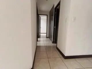 Apartamento en nivel alto en renta en zona 11 de Mixco